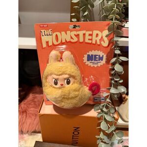 New AUTHENTIC Pop Mart Labubu Wacky Mart Shrimp Tempura Earphone Case